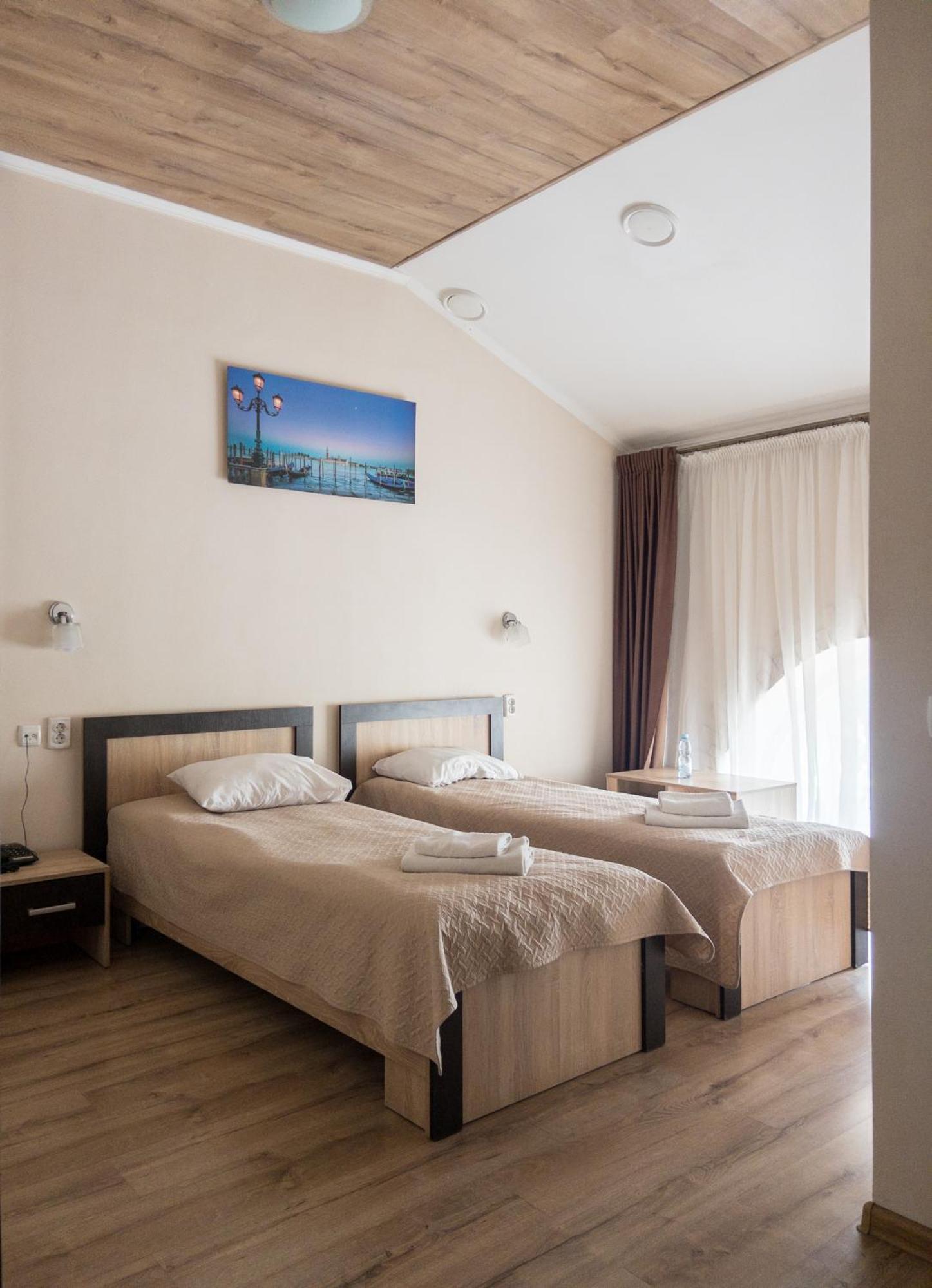 Орк "Блісс" Hotel Rivne Exterior photo